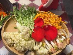-赵美丽·重庆社区火锅·直营店(火车东站·中豪国际店)