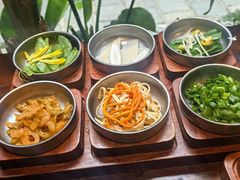 -银米·云南传统过桥米线(双廊黑金冠店)