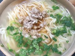 -亮亮面馆(经六路店)