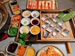 -围炉肉舍•炭烤活鳗•丹东海鲜烤肉(步行街店)