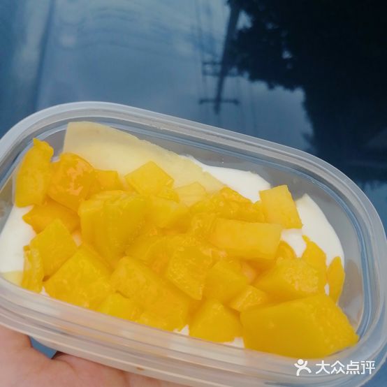 彩虹蛋糕饮品(德思勤店)