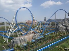 -七彩云南欢乐世界