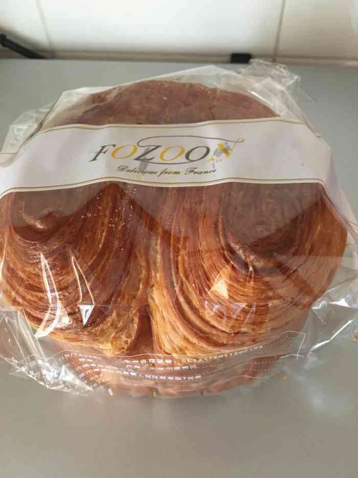 欧克面包是12元一个,大面包18元一个.