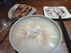 -亮亮面馆(经六路店)