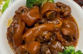 Young Ginger Pork Trotter