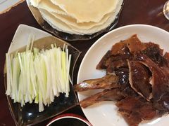 -余杨鸭鸭餐厅