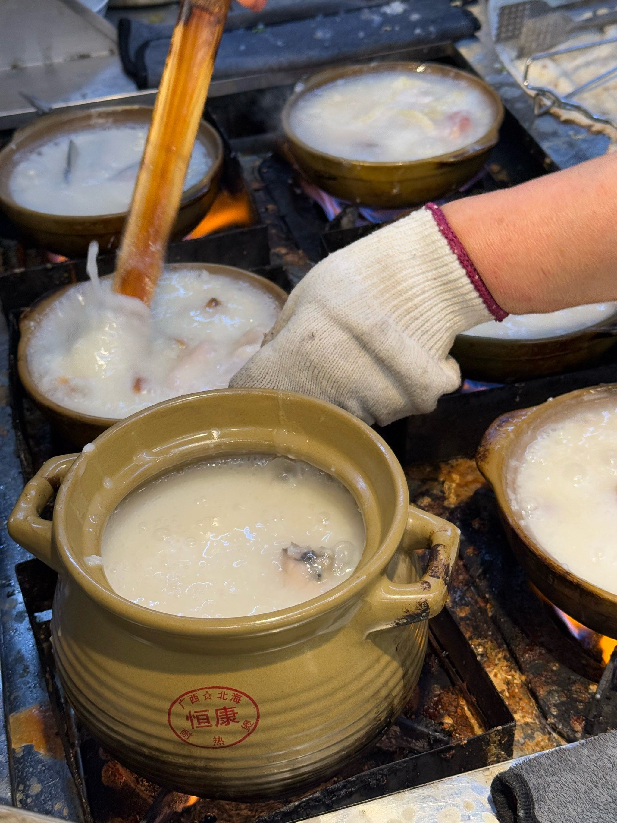 怎么凌晨两点还排这么火爆的队⁉️