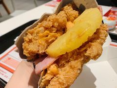 培根鸡腿重磅肉霸堡-肯德基(东直门来福士店)