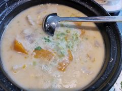 椰香什粮煲-龙凤点心饼家·39年老字号(松岗店)