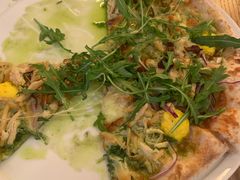 烤鸡奶酪蔬菜披萨-城市大道红炉披萨烘焙坊