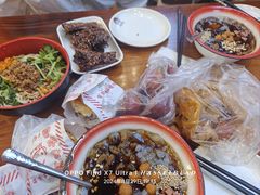-爆炸头阿姨小四川正宗川味小吃(无任何分店)