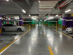 -白玉兰广场停车场