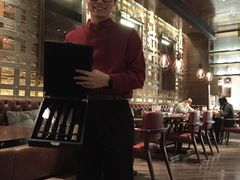 服务-恰餐厅及酒吧 CHAR Bar & Grill (北京丽都皇冠假日店)