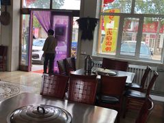 大堂-粘豆包柴火铁锅炖