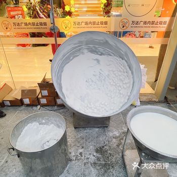 新鲜现做的手工汤圆，估计很多人没见过哦～