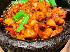 石锅杭椒牛蛙-虫二酒肆(美罗城店)