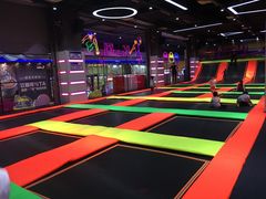 -酷跳蹦床主题公园(万胜广场店)
