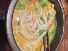 -良米山·云南野生菌过桥米线(上海首店)