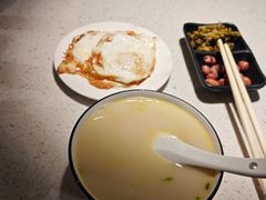 豆浆-阿达师傅鱼汤面