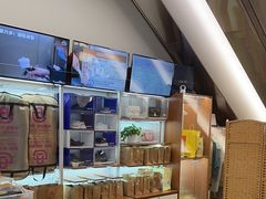 -爱革·洗衣改衣·洗鞋修鞋·洗包修包·奢侈品护理(缤谷广场店)