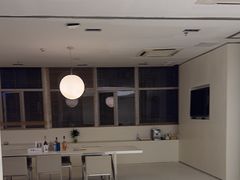 -卡罗酒店(东门晒布地铁站店)