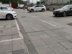 -悦邻百姓广场-停车场