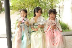 -一揽芳华汉服旗袍体验馆(拙政园店)