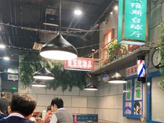 大堂-超越炭火牛蛙火锅鸡(河东店)