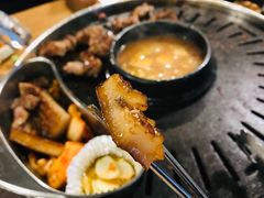 -江南猪肉商会无限续吃(弘大店)