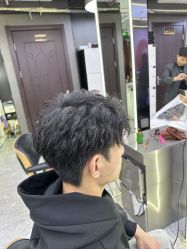 -藤野造型烫发染发