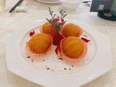 榴莲酥-荣粤酒家·融合粤菜
