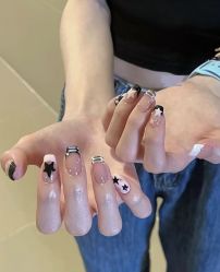 -悦指间美甲美睫