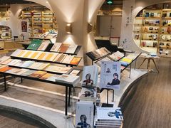 -钟书阁(珍园店)