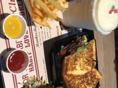 -The Habit Burger Grill 哈比特汉堡(复兴soho店)
