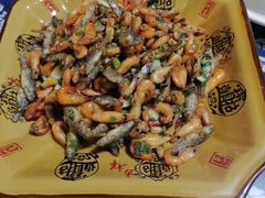 -临江餐馆二楼美食部落