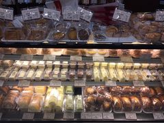 -红宝石·鲜奶小方·海派西点房(南丹店)