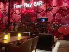 -FOUR PLAY BAR