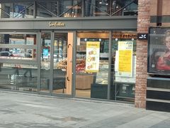 门面-皇冠幸福里动物奶油生日蛋糕(万达店)