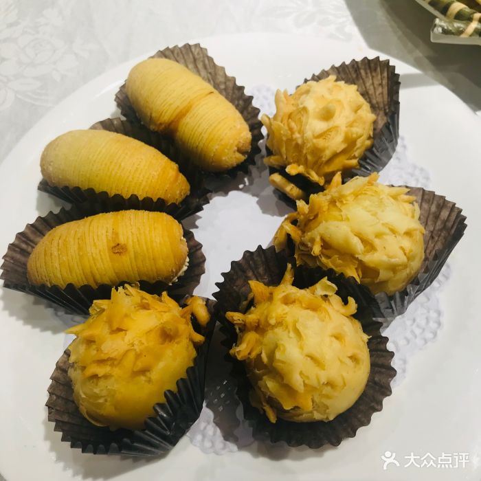 新上海(日月光中心广场店)-刺猬榴莲酥-菜-刺猬榴莲酥图片-上海美食