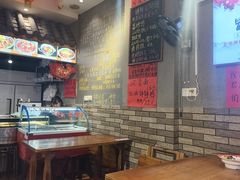 -爆炸头阿姨小四川正宗川味小吃(无任何分店)