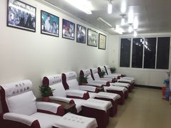 -郏芬芬扦脚服务部(新闸路店)