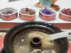 -新世界·过桥米线宴