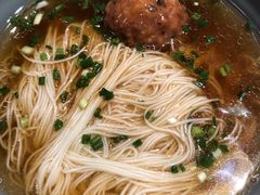 咸蛋黄狮子头-老外婆本帮面(塔城路店)