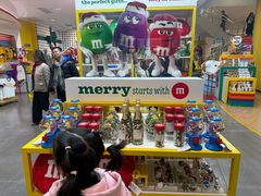 -m豆巧克力世界(上海世茂广场店)