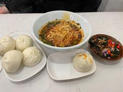 -李与白包子铺(桐梓林店)