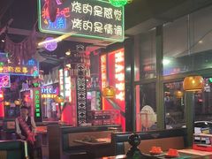 -路边边地标烧烤·川菜·小龙虾·音乐酒馆(良乡长虹店)