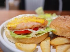 手工鲜虾饼汉堡-Simple Yummy简单美味(上邦百汇城店)
