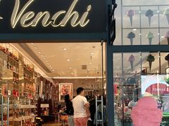 门面-VENCHI 闻绮(上海佛罗伦萨小镇店)