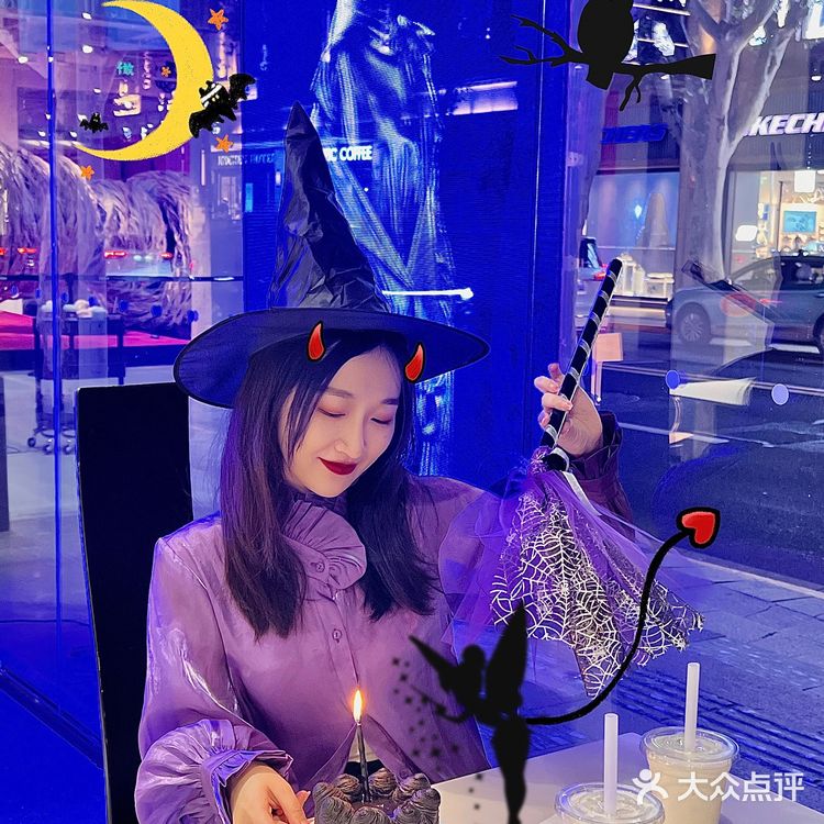 不给糖就吃块蛋糕吧🎃我是万圣节小机灵gui