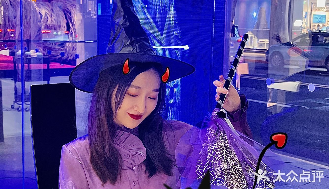 不给糖就吃块蛋糕吧🎃我是万圣节小机灵gui